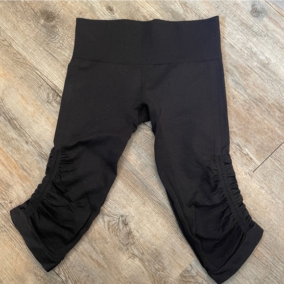 Lululemon In The Flow Compression Capris Ruched Leg Black Size 4 Mid High Waist - Picture 6 of 8